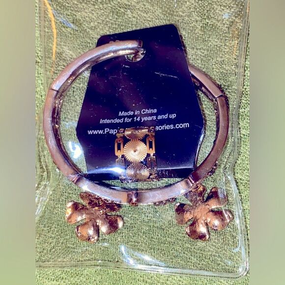 NWT Gold Tone Jewelry Trio- Rhinestone Bracelet,Adjustable Ring,Pierced Earrings - Picture 7 of 16